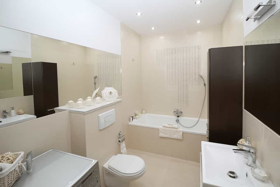 Modern Bath in Light Beige Colour